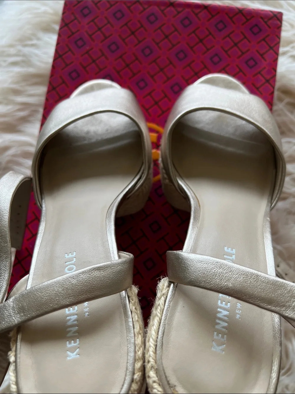 Kenneth Cole Leather Metallic Gold Platform Espadrille Block Heel Sandals